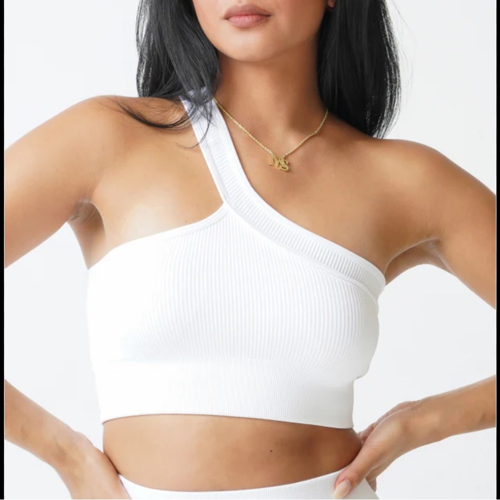 Asymmetrical white ribbed one shoulder crop top sports bra